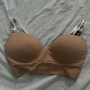 NWT Tan VS Wireless Bralette with padding